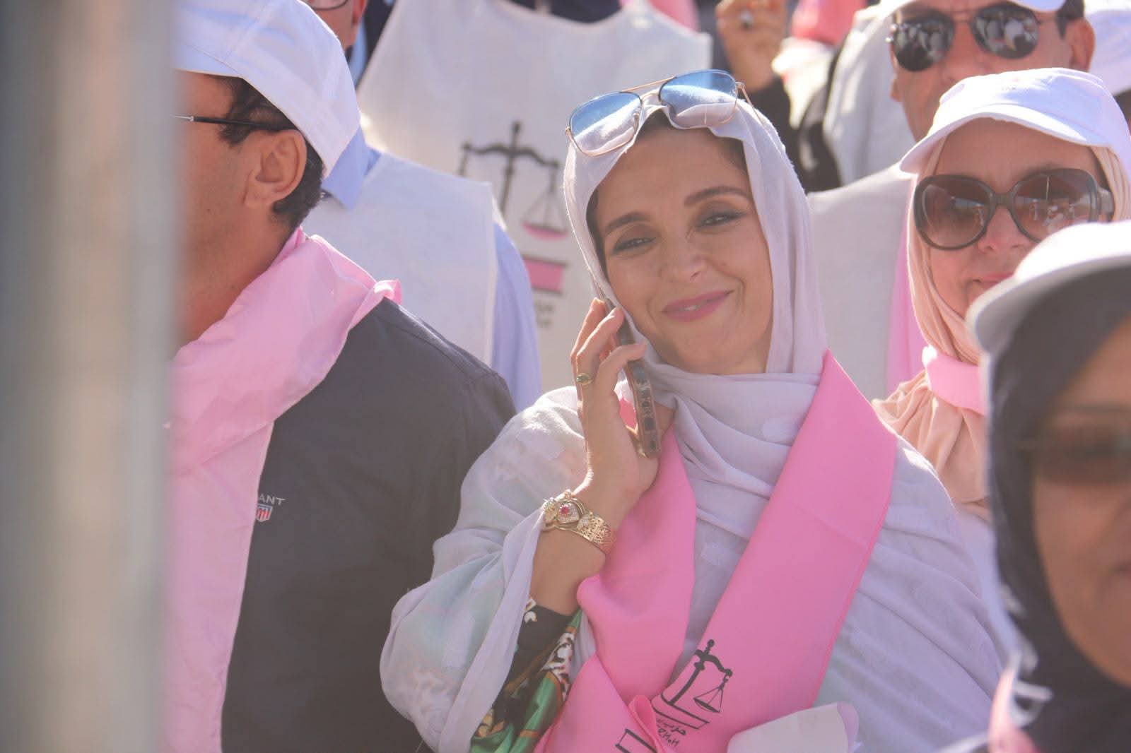 السيدة مريم واكريم وسط مناضلي حزب الاستقلال خلال لقاء ميداني
